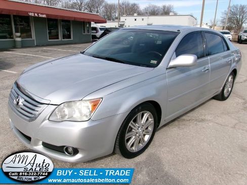 Used 2010 Toyota Avalon XL image 1