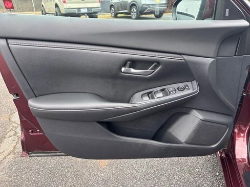 Used 2022 Nissan Sentra SV w/ Trunk Package image 9