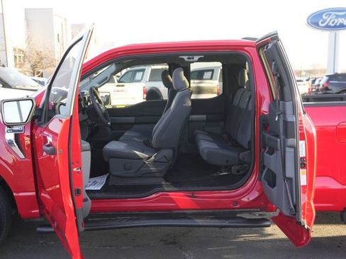 Used 2022 Ford F150 XLT w/ Trailer Tow Package image 11