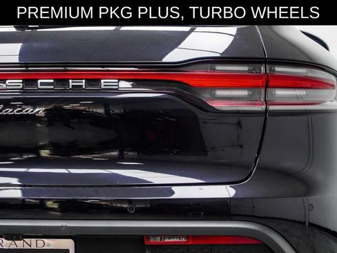 Used 2022 Porsche Macan AWD/4WD image 15