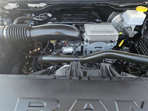 Used 2024 RAM 1500 Laramie image 13