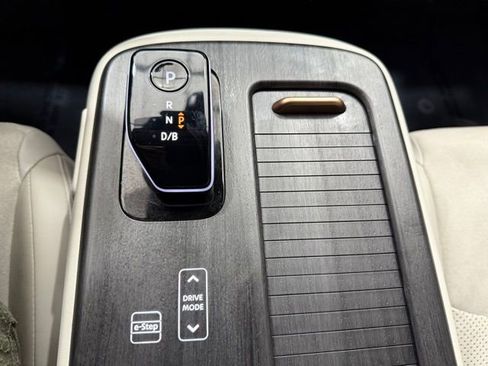 Used 2023 Nissan Ariya AWD image 34
