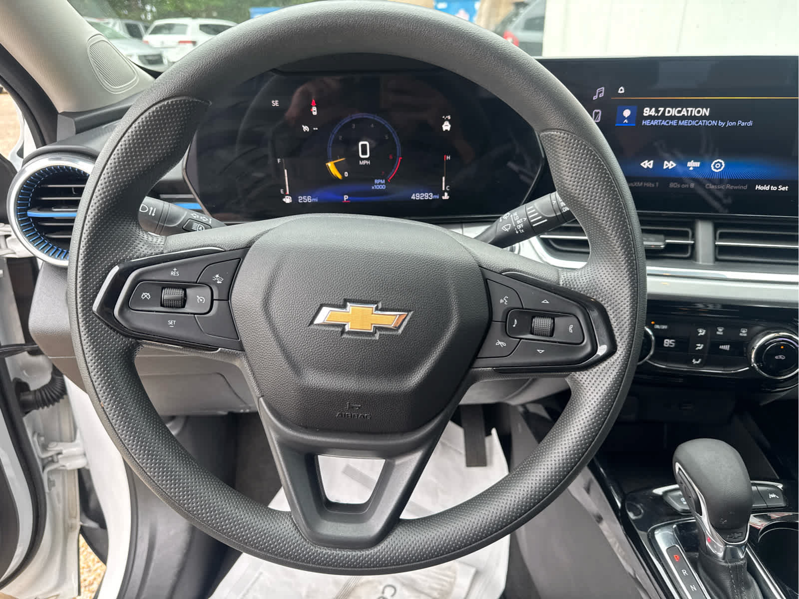 Used 2025 Chevrolet Trax LT FWD image 25