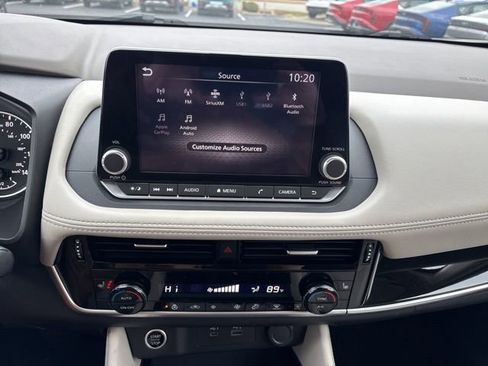 Used 2023 Nissan Rogue SL image 14