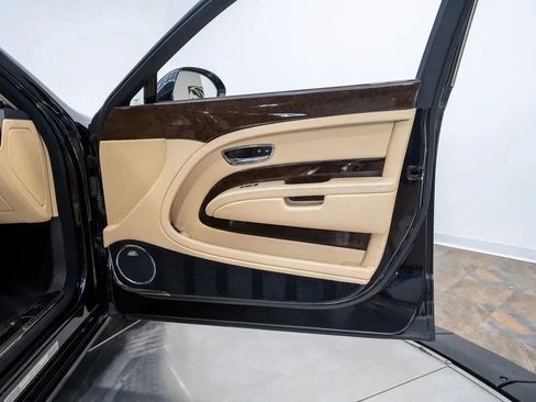 Used 2011 Bentley Mulsanne RWD image 32