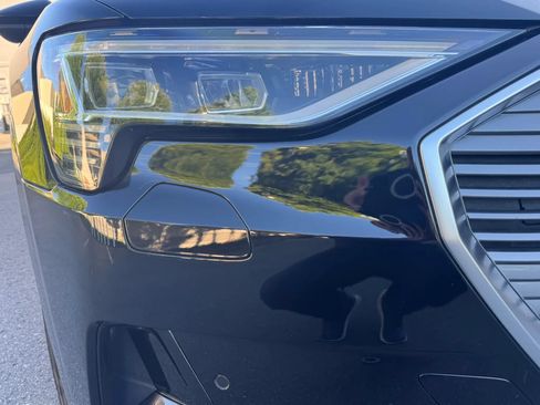 Used 2022 Audi e-tron Premium AWD/4WD image 13