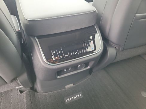 New 2026 INFINITI QX80 Luxe image 11