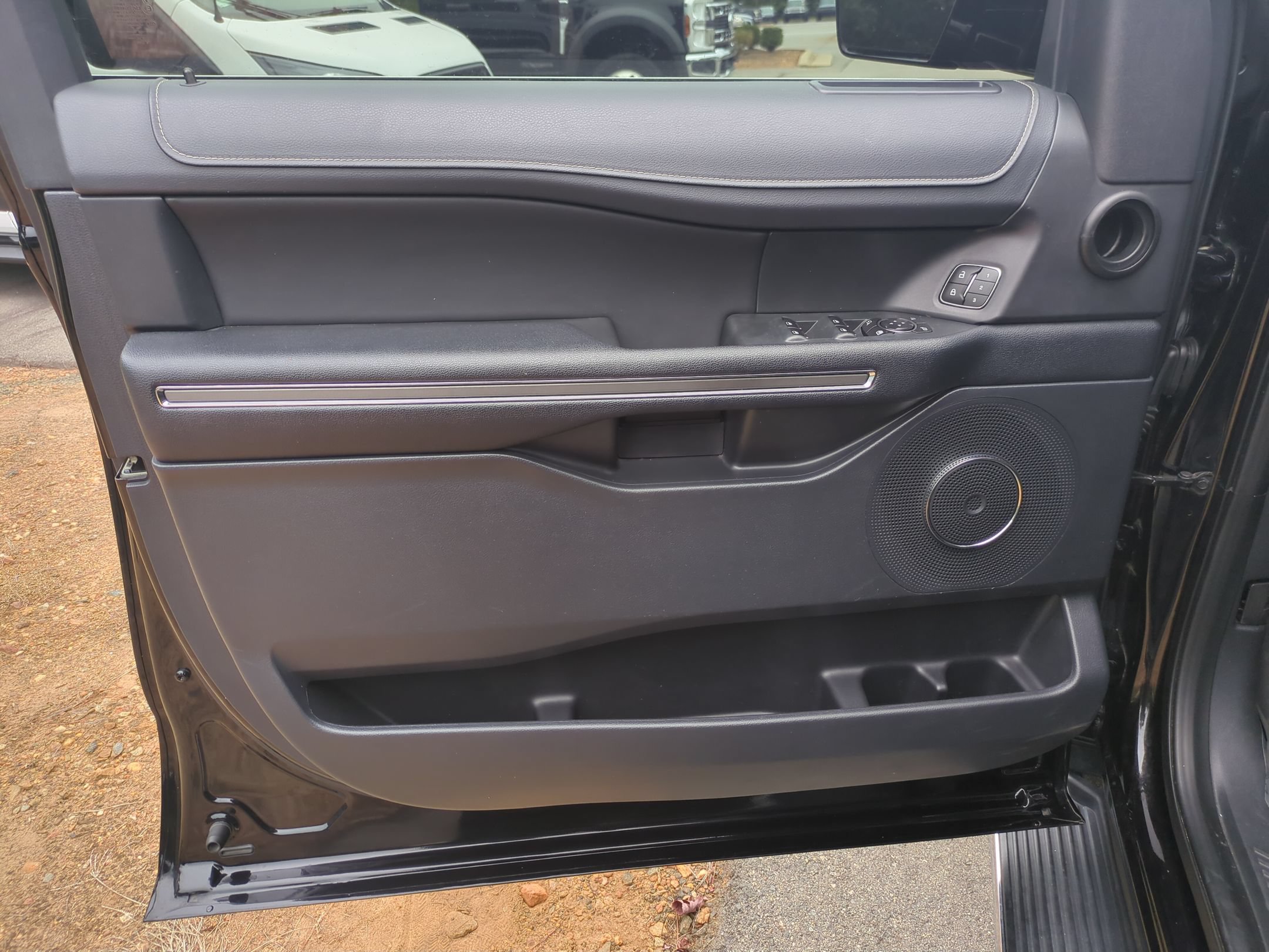 Certified 2022 Ford Expedition XLT AWD/4WD image 11