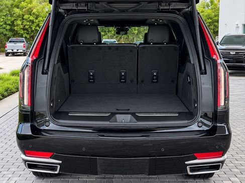 Used 2023 Cadillac Escalade ESV Premium Luxury w/ LPO, Floor Liner Package RWD image 5