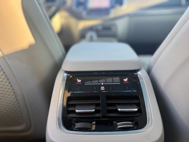 Used 2024 Volvo XC90 T8 Ultimate w/ Lounge Package AWD/4WD image 14