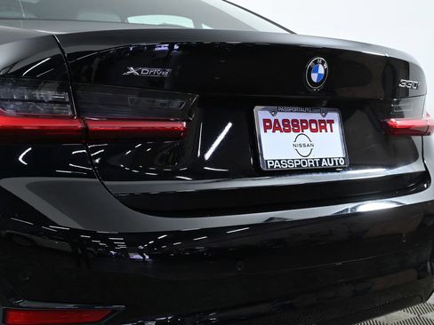 Used 2019 BMW 330i xDrive Sedan w/ Driving Assistance Package image 8