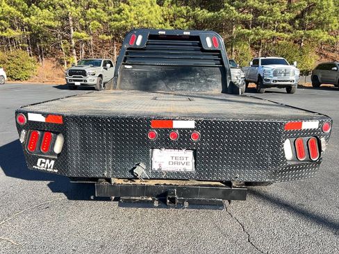 Used 2022 GMC Sierra 3500 Pro w/ Convenience Package image 6