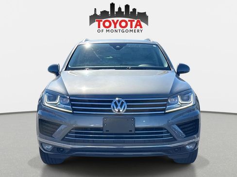 Used 2016 Volkswagen Touareg Sport image 12