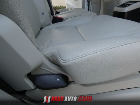 Used 2016 Volvo XC90 T6 Momentum w/ Momentum Plus Package AWD/4WD image 36