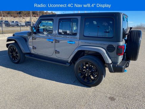 Used 2022 Jeep Wrangler Unlimited Sahara image 4