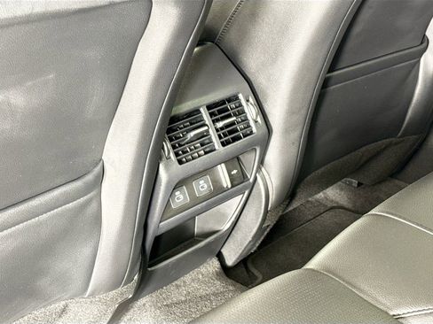 Used 2025 Land Rover Discovery Sport S image 16