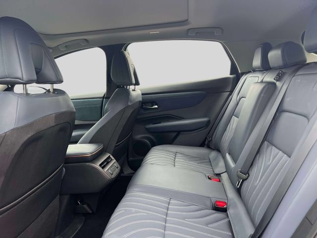 Used 2024 Nissan Ariya AWD image 12