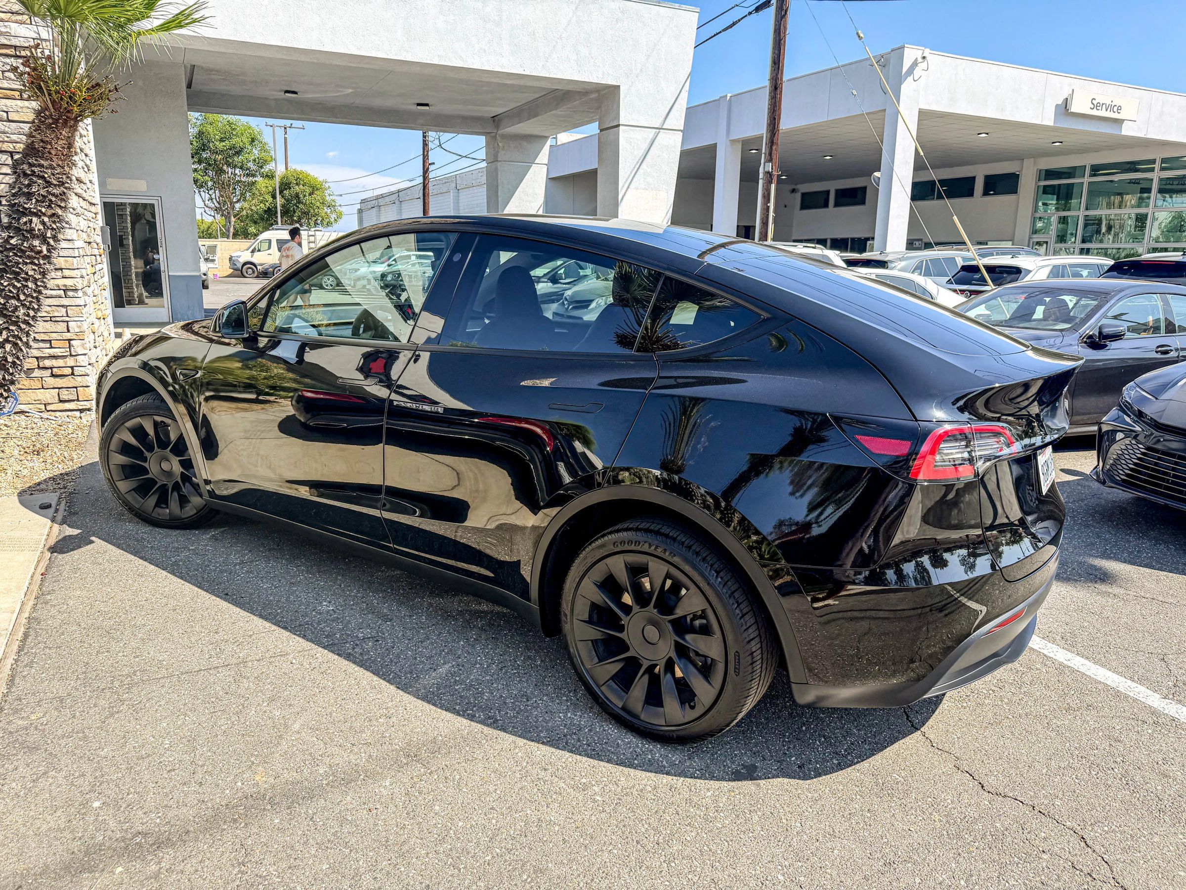Used 2023 Tesla Model Y Long Range AWD/4WD image 4