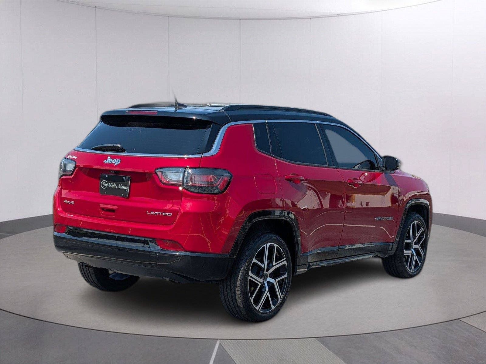 Used 2025 Jeep Compass Limited w/ Elite Group AWD/4WD image 5