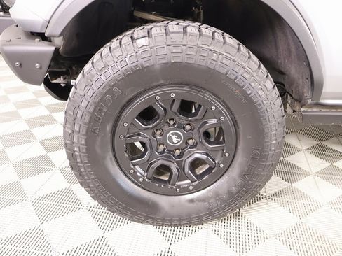 Used 2022 Ford Bronco Badlands w/ Sasquatch Package image 17