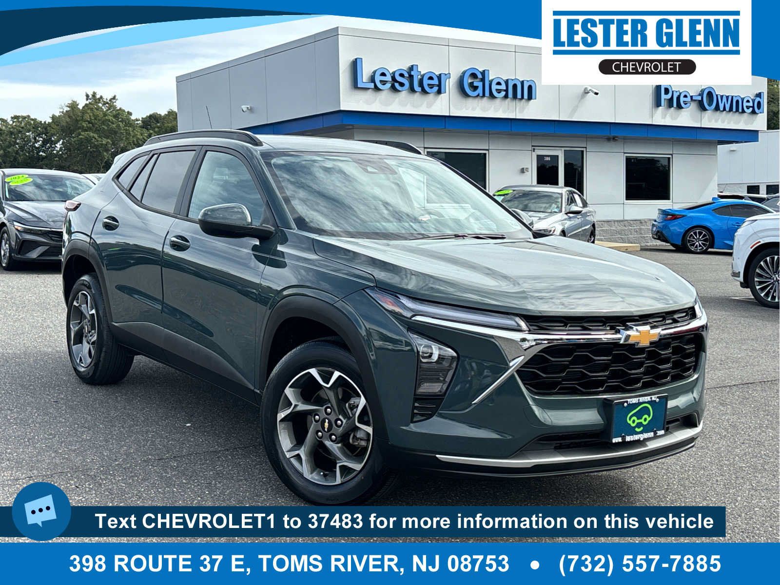 Used 2025 Chevrolet Trax LT FWD image 1