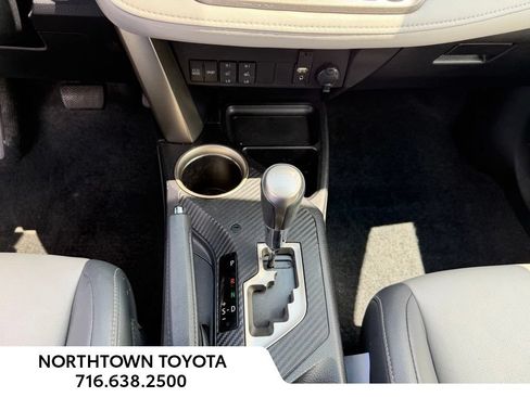 Used 2013 Toyota RAV4 Limited AWD/4WD image 15