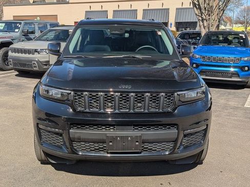 Used 2023 Jeep Grand Cherokee L Limited w/ Black Appearance Package image 8