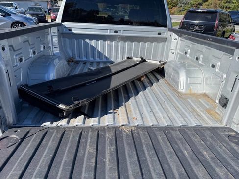 Used 2020 Chevrolet Silverado 1500 Custom w/ Custom Value Package image 11