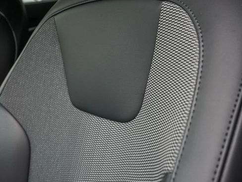 Certified 2025 Kia Niro EX FWD image 26