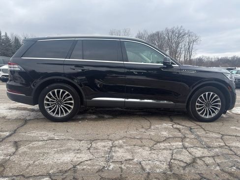 Used 2023 Lincoln Aviator AWD w/ Premium Package image 8
