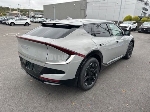 New 2025 Kia EV6 Wind image 8