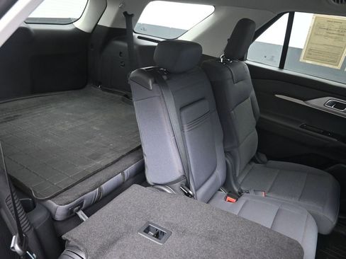 Used 2025 Ford Explorer Active RWD image 26