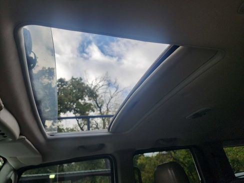 Used 2003 HUMMER H2 image 24