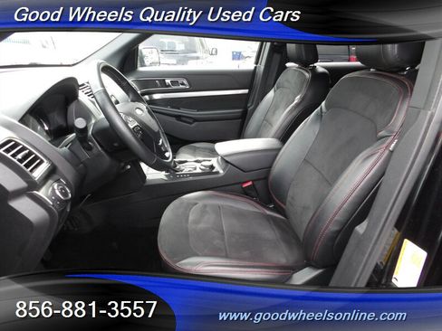 Used 2019 Ford Explorer XLT w/ Equipment Group 202A AWD/4WD image 10