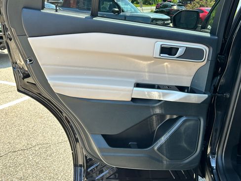 Certified 2023 Ford Explorer XLT w/ Equipment Group 202A AWD/4WD image 20