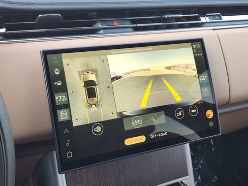 Certified 2024 Land Rover Range Rover SE image 19