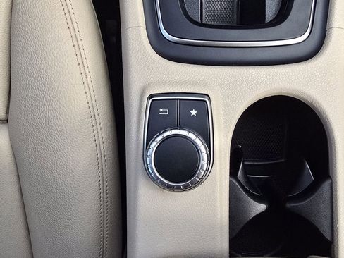 Used 2019 Mercedes-Benz GLA 250 4MATIC image 7