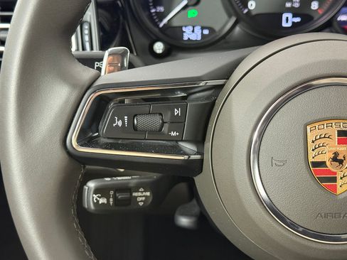 New 2025 Porsche Macan image 18