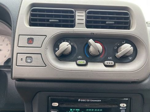 Used 2001 Nissan Frontier SE image 16