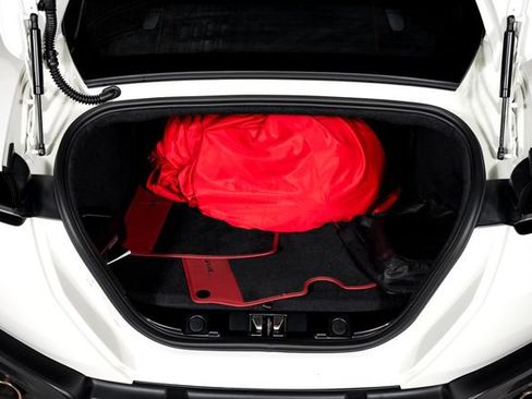 Certified 2024 Ferrari Roma RWD image 10