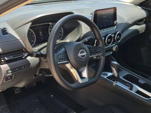 Used 2025 Nissan Sentra SV FWD image 7