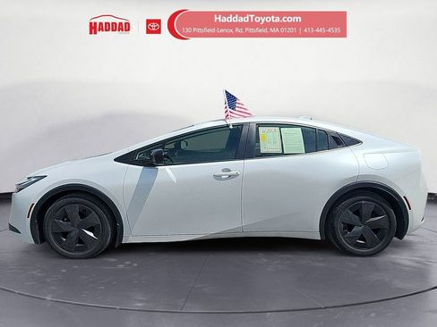 Used 2023 Toyota Prius Prime FWD image 2