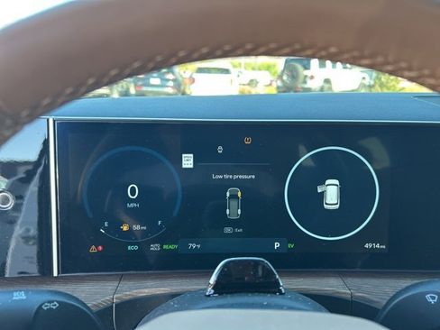 Used 2025 Hyundai Santa Fe Limited image 15