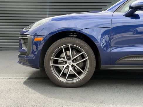 Used 2025 Porsche Macan AWD/4WD image 9