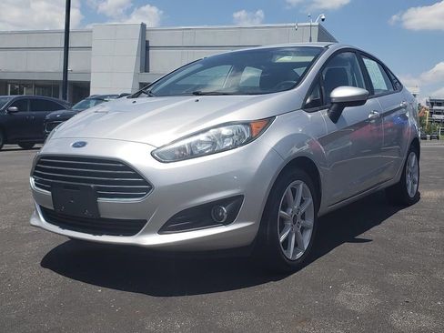 Used 2018 Ford Fiesta SE w/ Equipment Group 201A FWD image 4