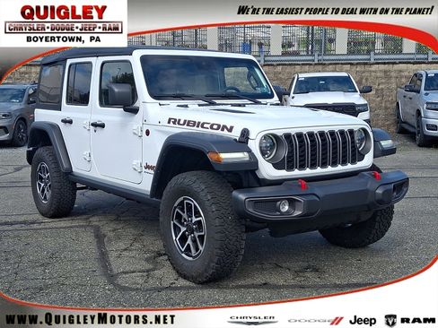 Used 2025 Jeep Wrangler Unlimited Rubicon w/ Convenience Group AWD/4WD image 1