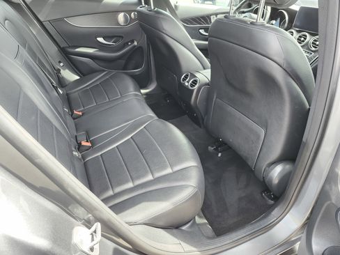 Used 2018 Mercedes-Benz GLC 300 4MATIC w/ Multimedia Package image 22
