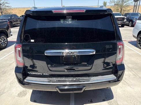 Used 2018 GMC Yukon XL Denali w/ Denali Ultimate Package AWD/4WD image 7