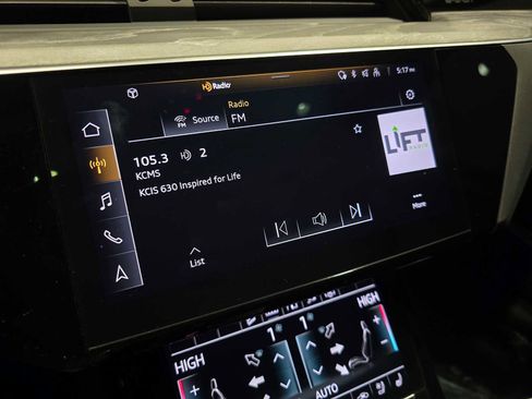 Used 2023 Audi e-tron Premium Plus w/ Premium Plus Package image 26