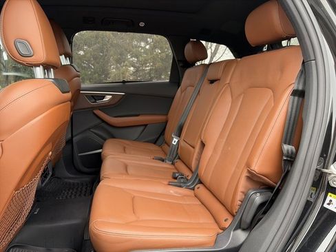 Used 2025 Audi Q7 3.0T Prestige image 14